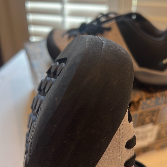 New In Box: Five Ten Approach Shoes with patented Stealth Rubber. Grey. - Picture 3 of 4